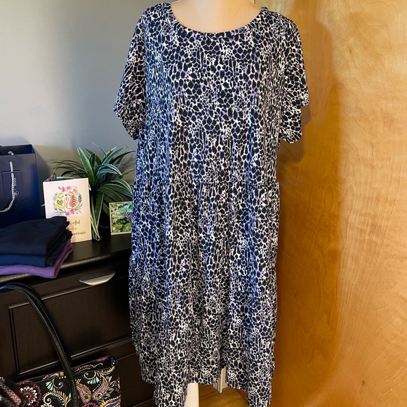 LuLaRoe Ariel - Picture 1 of 5